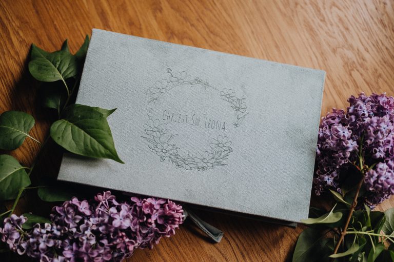 Reportaż z&nbsp;chrzcin Leona – fotografia chrztu we&nbsp;Wrocławiu