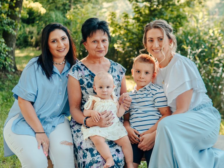 Sesja rodzinna na&nbsp;Dzień Mamy – wspólny czas zamiast rzeczy