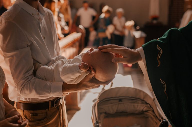 Chrzest Święty w&nbsp;Dobroszycach – reportaż pełen emocji